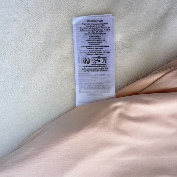 NWT $118 GUESS Vibrant Floral Sequin Skirt Sz S Great gift - Picture 17 of 17